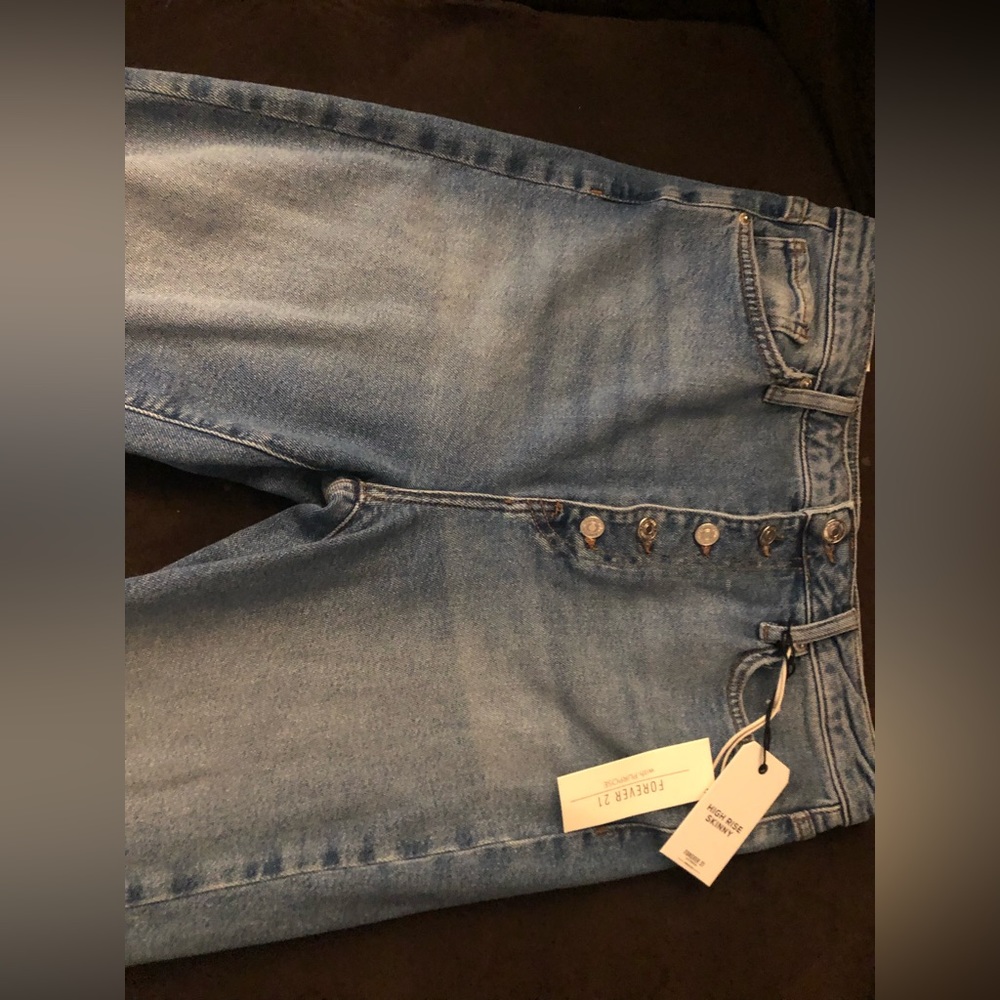 It is the high rise skinny Mom jeans and it is from forever 21.